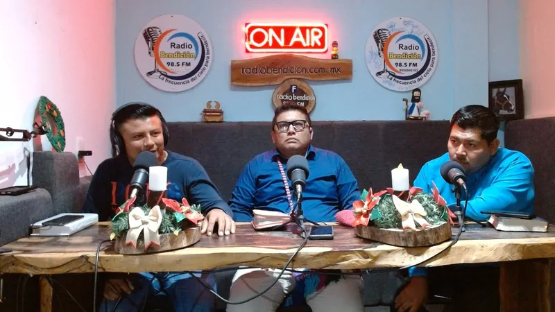 RADIO BENDICIÓN 98.5 FM
