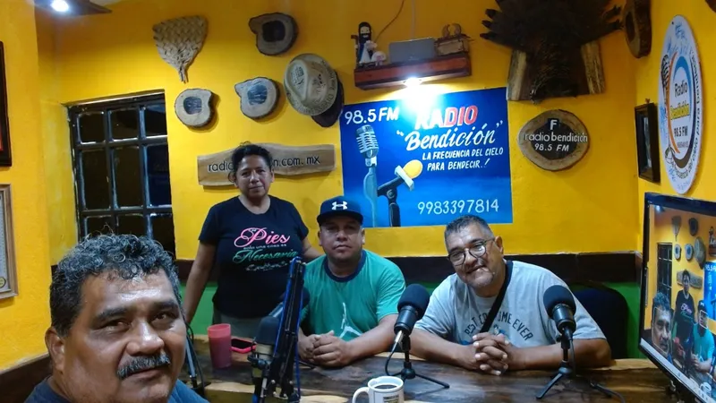 RADIO BENDICIÓN 98.5 FM