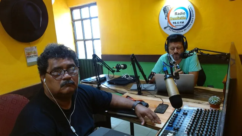 RADIO BENDICIÓN 98.5 FM