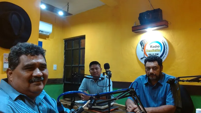 RADIO BENDICIÓN 98.5 FM