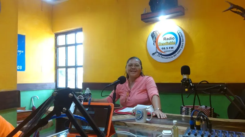 RADIO BENDICIÓN 98.5 FM