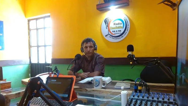 RADIO BENDICIÓN 98.5 FM