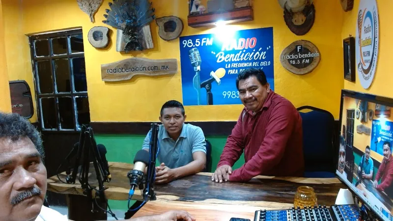 RADIO BENDICIÓN 98.5 FM